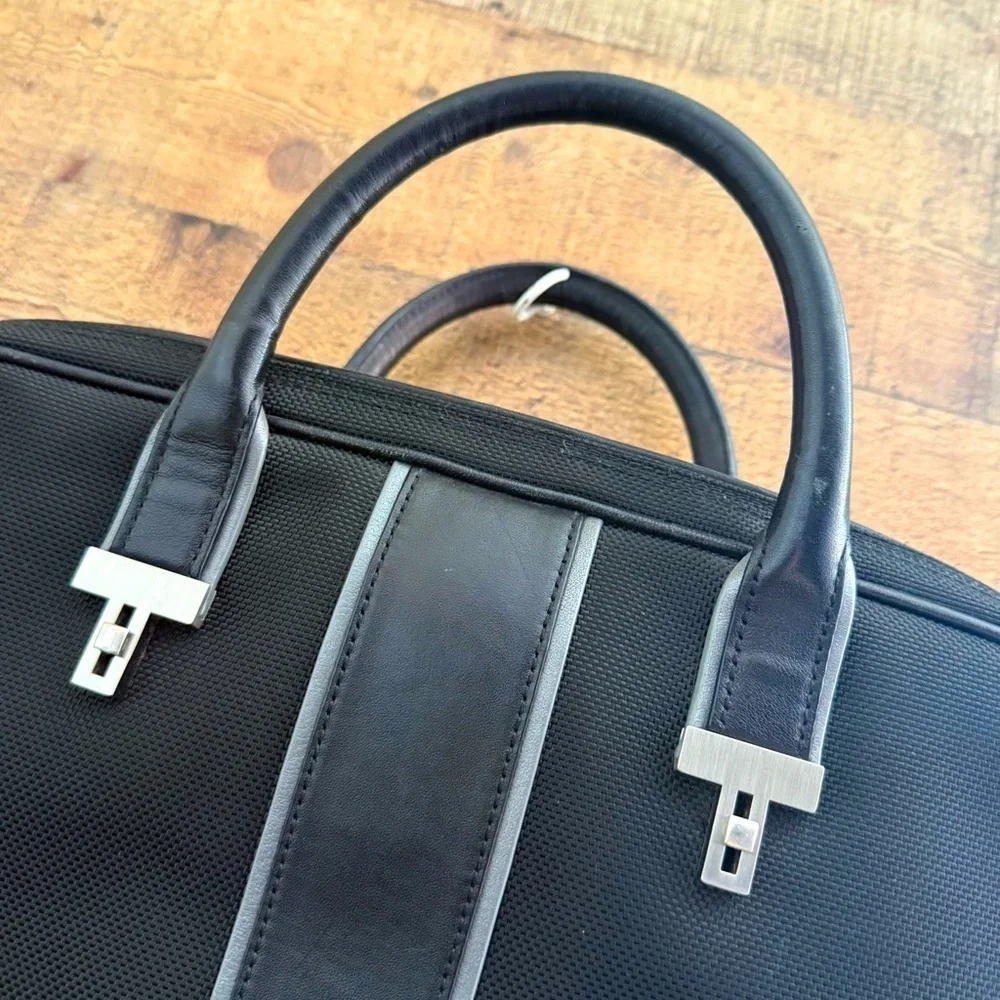 Tumi pre loved